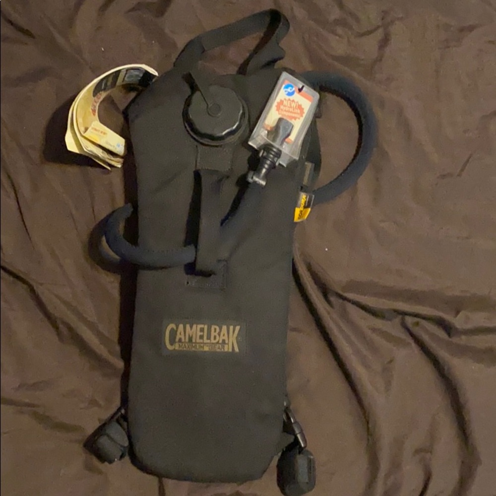 BRAND NEW Camelbak 2L pack